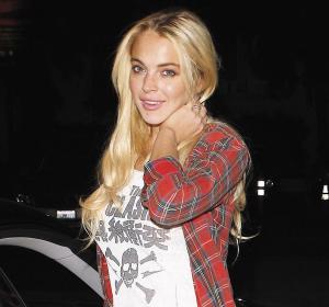 LindsayLohan.us 099d7e6439bd92de455aee2f7851c43f  Lindsay Lohan pumping in Hollywood 8/26/10 Lindsay Lohan Pictures and videos