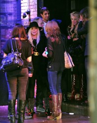 LindsayLohan.us 23e3859223e05f9a85fa56f4df8599bb Lindsay Lohan in New York City 12.21.2011 Lindsay Lohan Pictures and videos