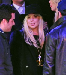 LindsayLohan.us 3971c88192da2aca1d08ea85c9cf7069 Lindsay Lohan in New York City 12.21.2011 Lindsay Lohan Pictures and videos