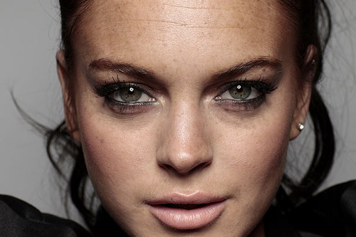 LindsayLohan.us 3c44c9b2b8aea14a131c2153c3761a76 photoshoppedworld:

Lindsay Lohan, Before and After Lindsay Lohan Pictures and videos