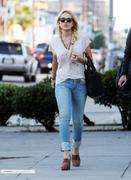 LindsayLohan.us 52af66eb0df965399294edc37b20707b Lindsay Lohan in jeans out in LA candids   Aug 29 Lindsay Lohan Pictures and videos