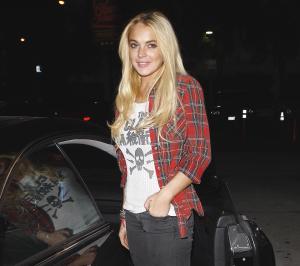 LindsayLohan.us 682c0714893cf7ea6fa5f79e68570c90  Lindsay Lohan pumping in Hollywood 8/26/10 Lindsay Lohan Pictures and videos