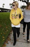 LindsayLohan.us 686298a0a74125d11bcef0589eaf7613  Lindsay Lohan meets with her probation officer at Santa Monica   September 7, 2010 (x76) Lindsay Lohan Pictures and videos
