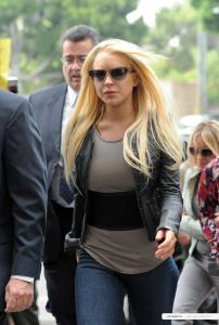 LindsayLohan.us 6a07d7e67b987765565bf72f9014ee21 Lindsay Lohan @ court house in Beverly Hills   Jul 20  Lindsay Lohan Pictures and videos