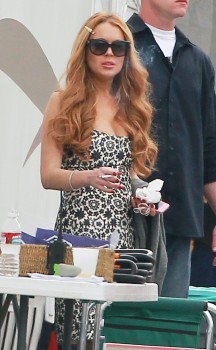 LindsayLohan.us 7e1c051553d13bd4a7897908a4d7bc81 Lindsay Lohan on The Set of Glee LA 4/25/12 Lindsay Lohan Pictures and videos