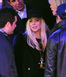 LindsayLohan.us 88289a27d380a46dd6d903af278087e4 Lindsay Lohan in New York City 12.21.2011 Lindsay Lohan Pictures and videos
