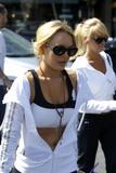 LindsayLohan.us 88ab1316974fbd7ba157e0026b146422 Lindsay Lohan   wearing a sports bra at a Coffee Bean & Tea Leaf in LA 07/09/10 Lindsay Lohan Pictures and videos