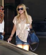 LindsayLohan.us 967c787971086c5195e02ff304303e10 Lindsay Lohan getting out of a screening of Machete in LA 08 27 2010 7 HQ Lindsay Lohan Pictures and videos