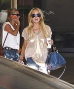 LindsayLohan.us acbe474e1d972478c43f78e18d535f88 Lindsay Lohan getting out of a screening of Machete in LA 08 27 2010 7 HQ Lindsay Lohan Pictures and videos
