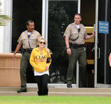 LindsayLohan.us c078b8424bed675d91b34c751ca71bcb  Lindsay Lohan meets with her probation officer at Santa Monica   September 7, 2010 (x76) Lindsay Lohan Pictures and videos