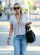 LindsayLohan.us f924f1d4e7b8b913dab6622ee6f653ba Lindsay Lohan in jeans out in LA candids   Aug 29 Lindsay Lohan Pictures and videos